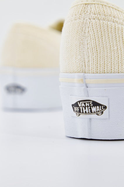 VANS UAAUTHENTIC STACKFORM en color NUDE (4)
