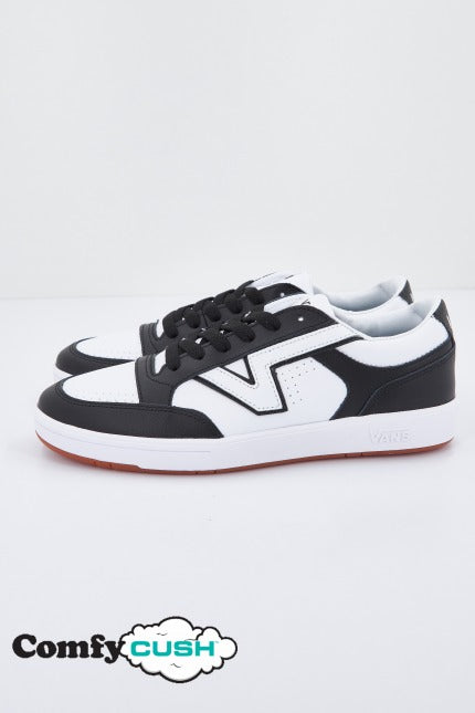 VANS UA LOWLAND CC en color NEGRO (1)