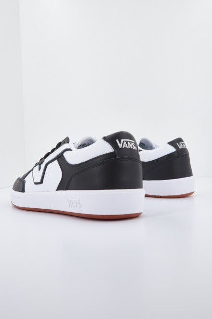 VANS UA LOWLAND CC en color NEGRO (4)