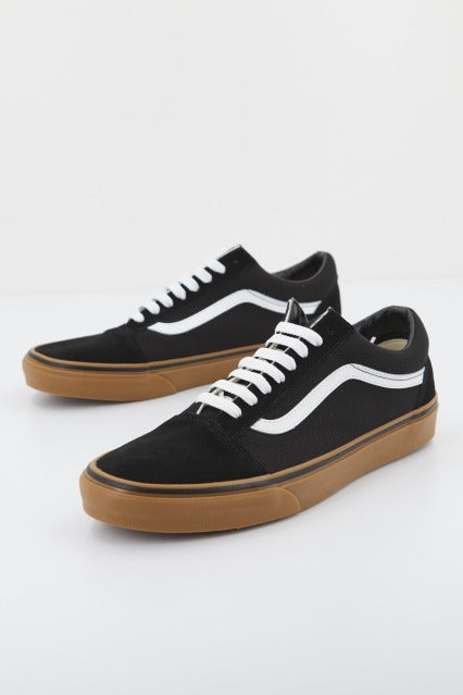 VANS UA OLD SKOOL en color NEGRO (1)