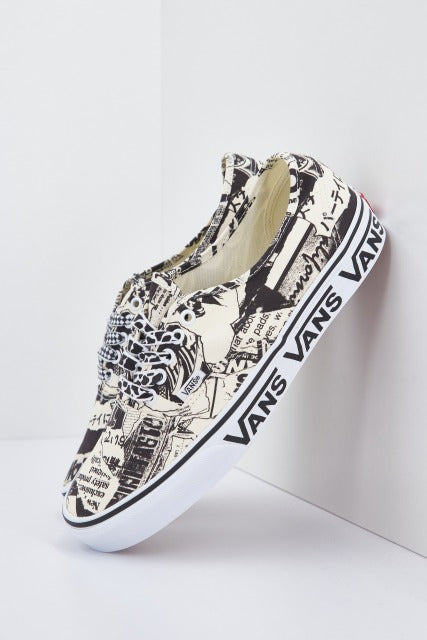 VANS UA AUTHENTIC en color NEGRO (1)