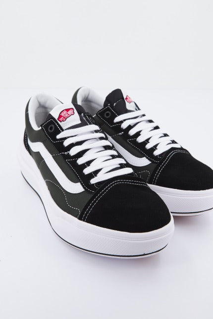 VANS OLD SKOOL OVERT CC en color NEGRO (4)