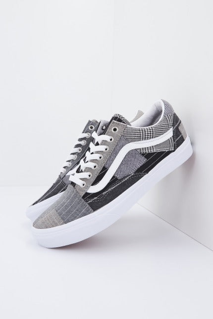 VANS UA OLD SKOOL en color GRIS (1)
