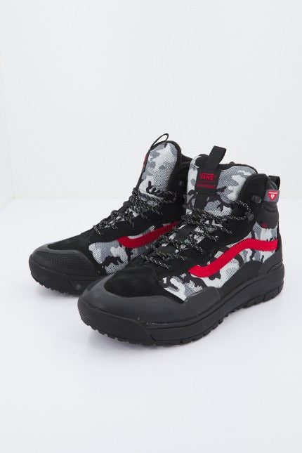 VANS UA ULTRARANGE en color NEGRO (3)