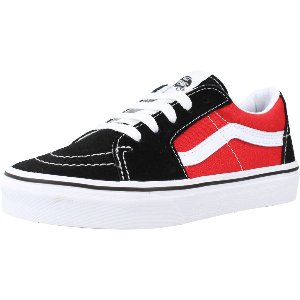 VANS UY SK-LOW en color NEGRO (1)