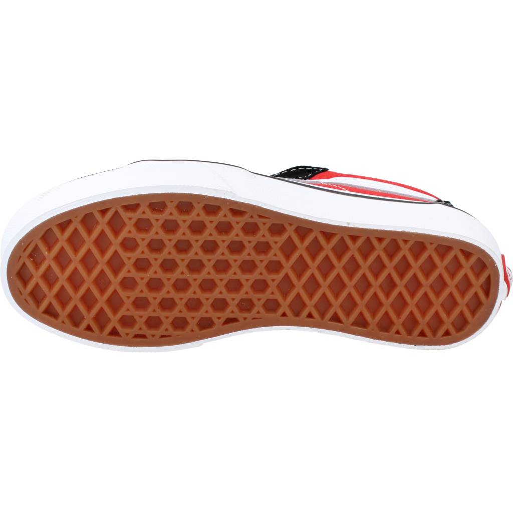 VANS UY SK-LOW en color NEGRO (6)