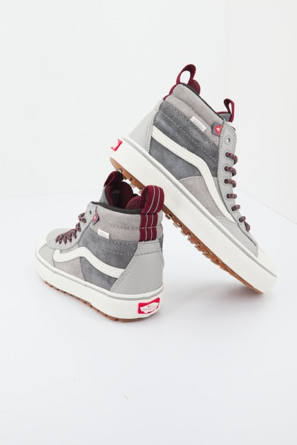 VANS UA SK-HI MTE- en color GRIS (2)