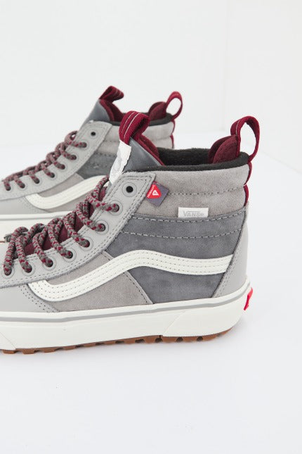 VANS UA SK-HI MTE- en color GRIS (3)