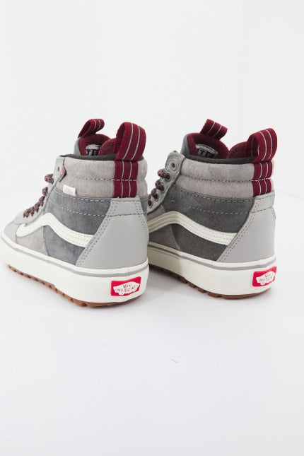 VANS UA SK-HI MTE- en color GRIS (4)