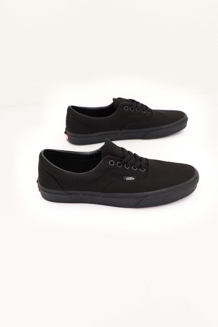 VANS VNQFKBKA en color NEGRO (1)