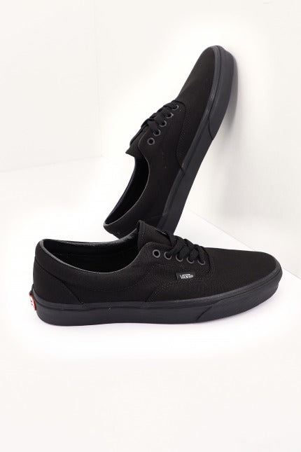 VANS VNQFKBKA en color NEGRO (2)