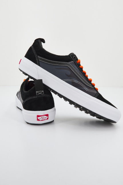 VANS VNAIKOU en color NEGRO (4)