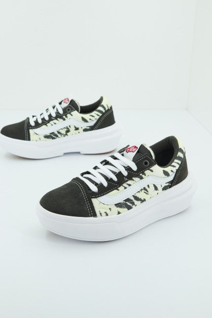 VANS OLD SKOOL OVERT CC en color NEGRO (1)