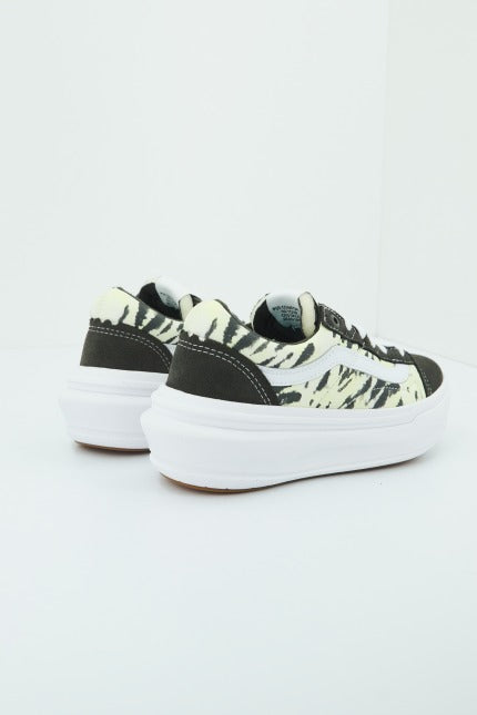 VANS OLD SKOOL OVERT CC en color NEGRO (3)