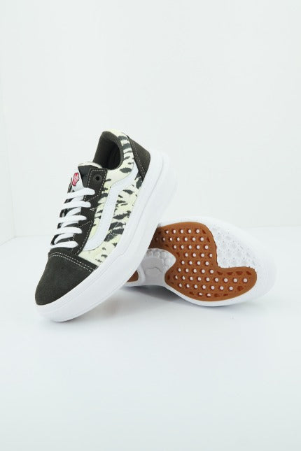 VANS OLD SKOOL OVERT CC en color NEGRO (4)
