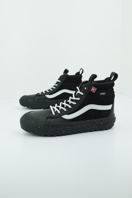 VANS UA SK-HI MTE- en color NEGRO (2)