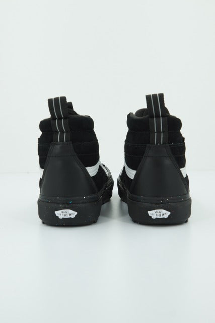 VANS UA SK-HI MTE- en color NEGRO (3)
