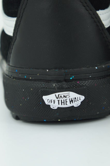 VANS UA SK-HI MTE- en color NEGRO (4)