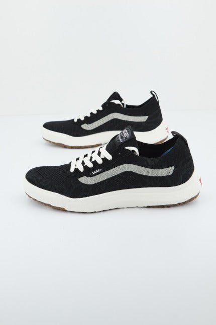 VANS ULTRARANGE VR en color NEGRO (2)