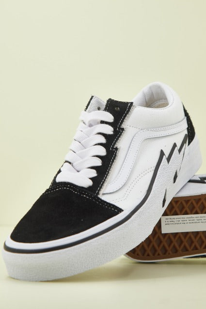 VANS OLD SKOOL BOLT -TONE en color NEGRO (2)