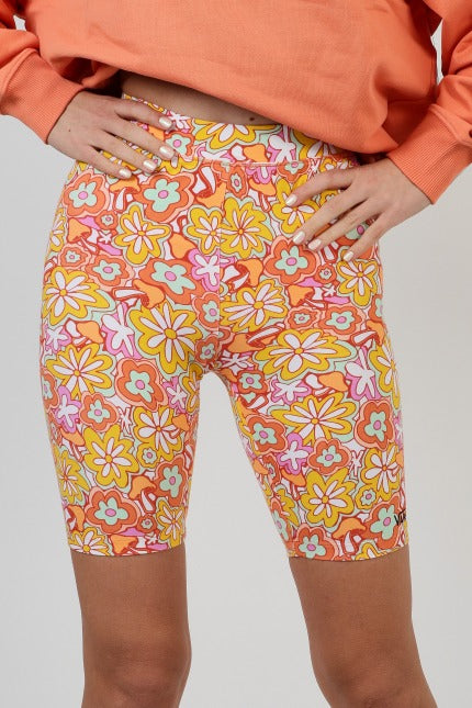 VANS FLYING V PRINT LEGGING SHORT en color FLORAL (1)