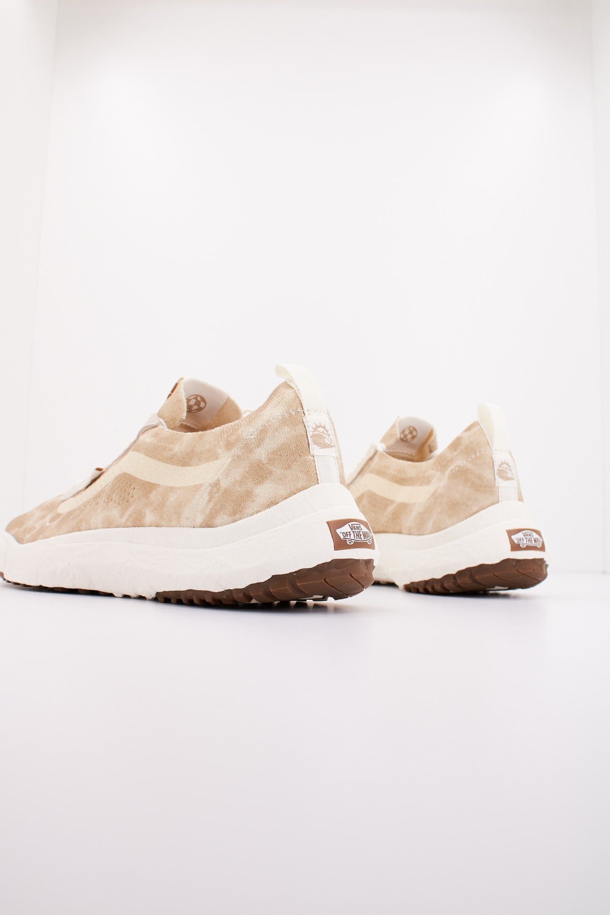 VANS ULTRARANGE VR en color MARRON CLARO (3)