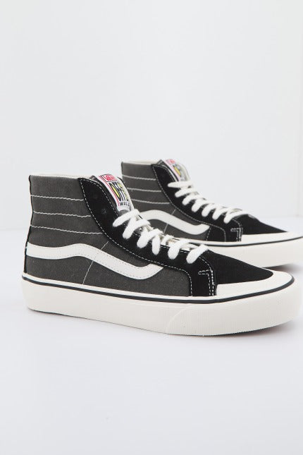 VANS UA SK-HI DE en color NEGRO (1)