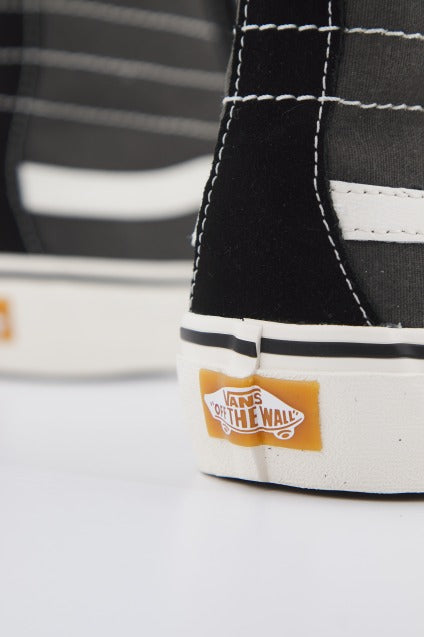 VANS UA SK-HI DE en color NEGRO (4)