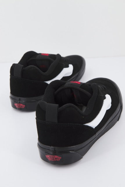 VANS KNU SKOOL en color NEGRO (3)