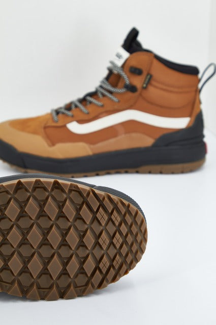 VANS ULTRARANGE EXO HI en color MARRON (4)