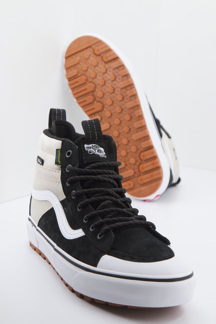 VANS SK-HI MTE- en color NEGRO (3)