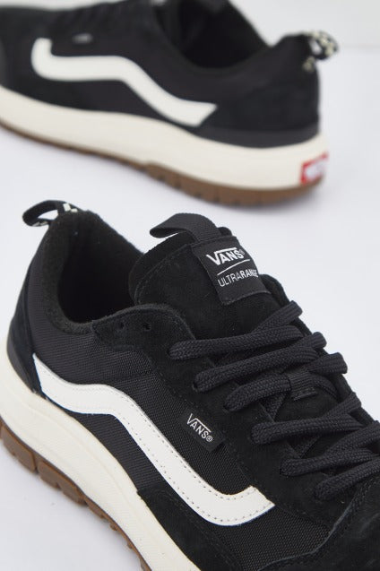 VANS ULTRARANGE EXO MTE- en color NEGRO (4)