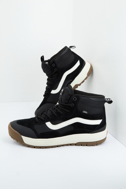 VANS ULTRARANGE EXO en color NEGRO (1)