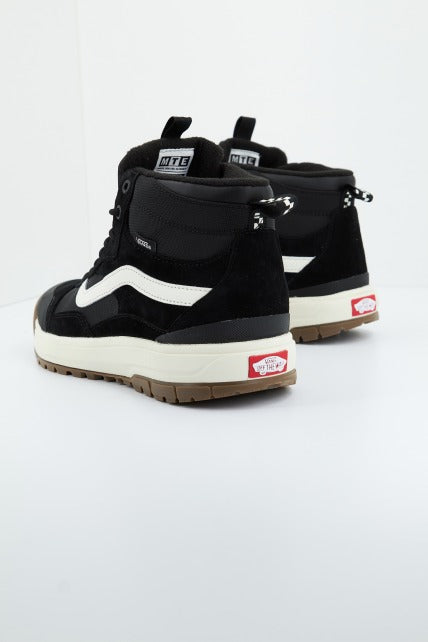 VANS ULTRARANGE EXO en color NEGRO (3)
