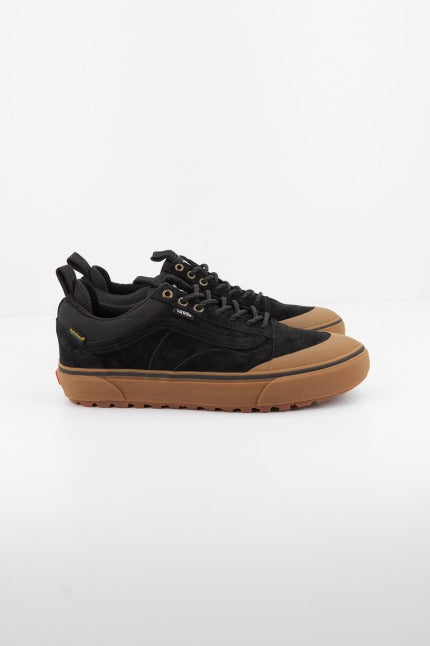 VANS OLD SKOOL MTE- en color NEGRO (2)