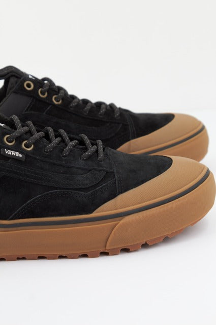 VANS OLD SKOOL MTE- en color NEGRO (4)