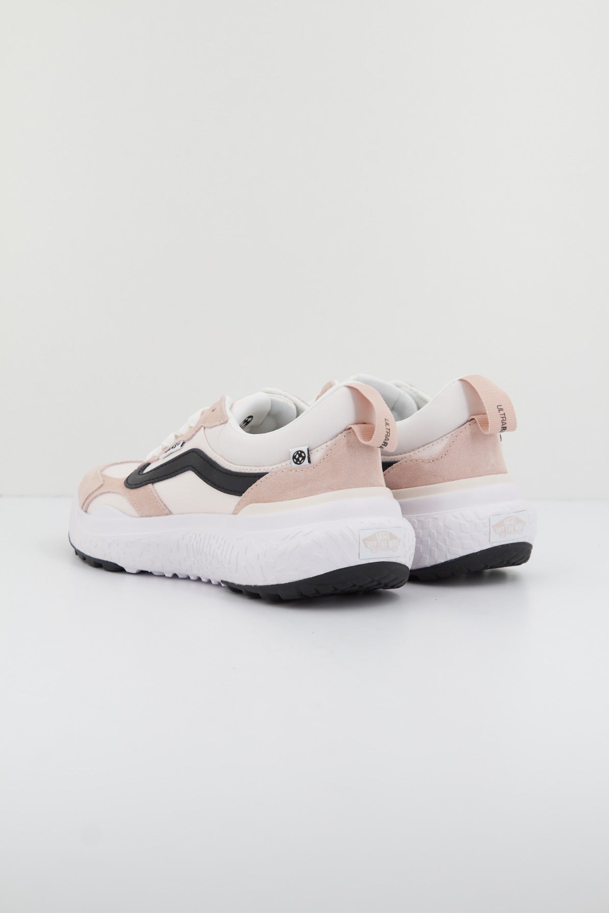 VANS ULTRARANGE NEO VR en color ROSA (3)