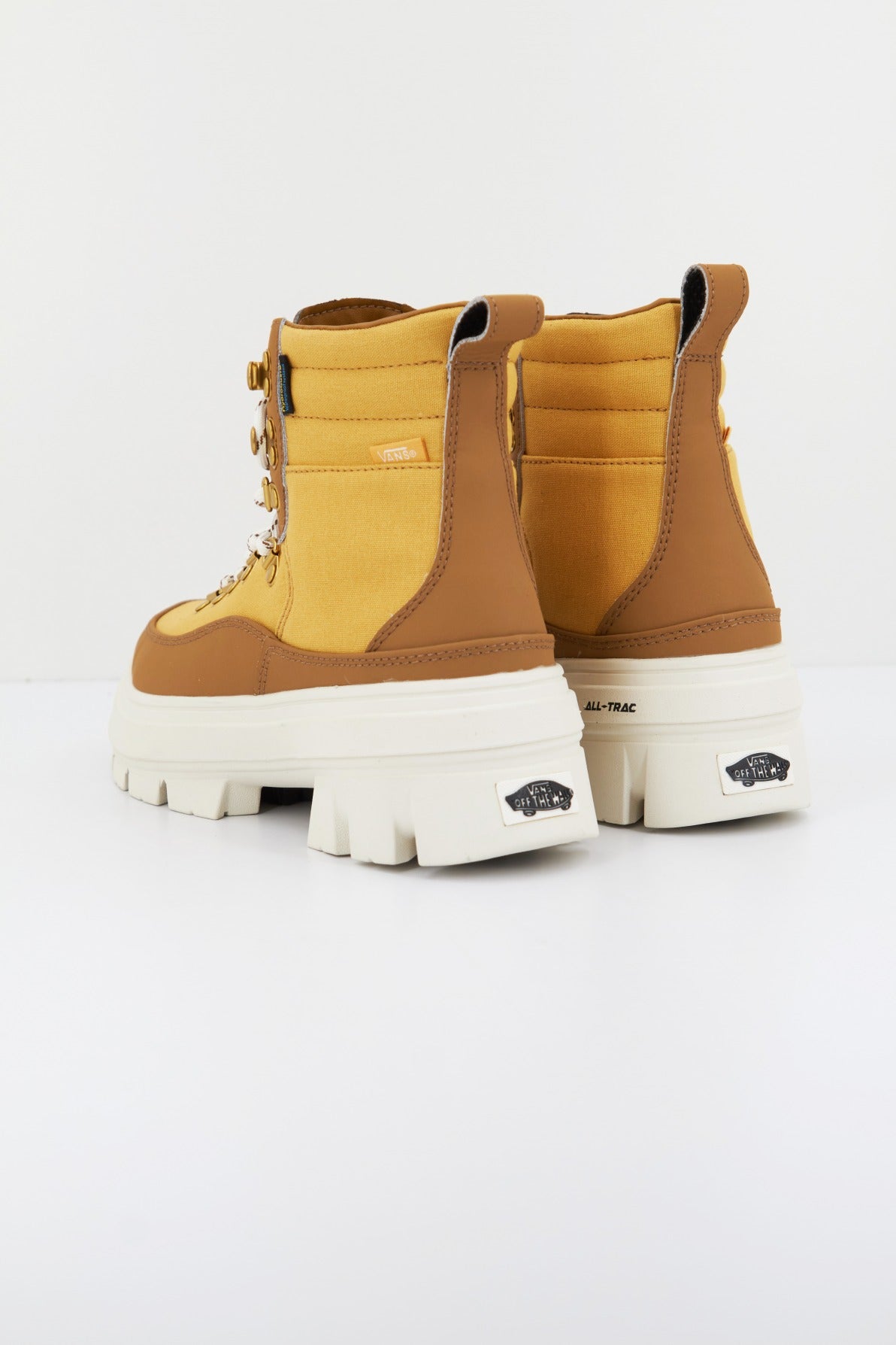 VANS COLFAX ELEVATE MTE- en color MARRON (3)