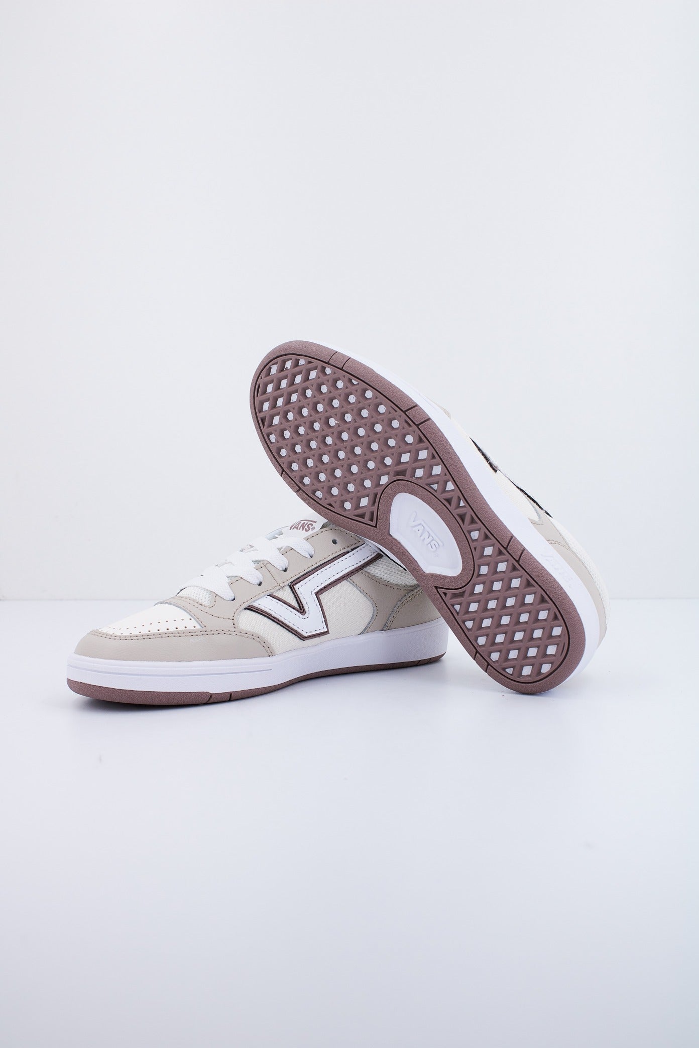 VANS LOWLAND CC en color MARRON CLARO (4)