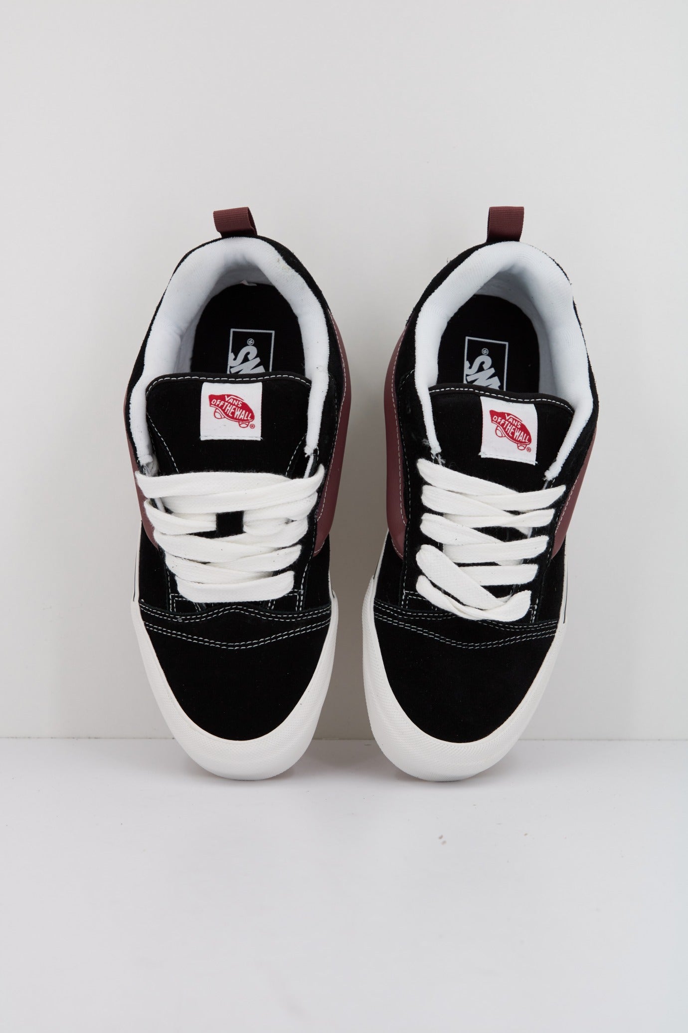 VANS KNU SKOOL en color NEGRO (2)