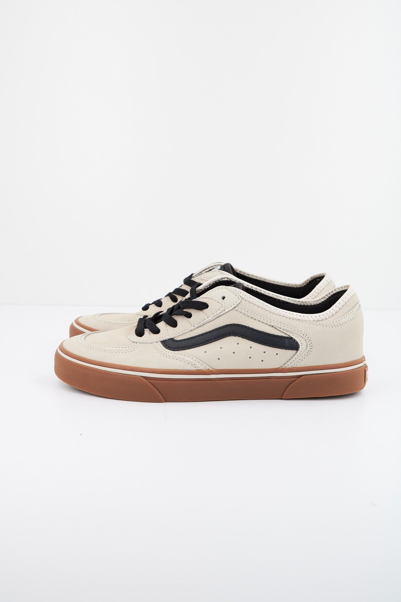 White vans gum sole old skool hotsell