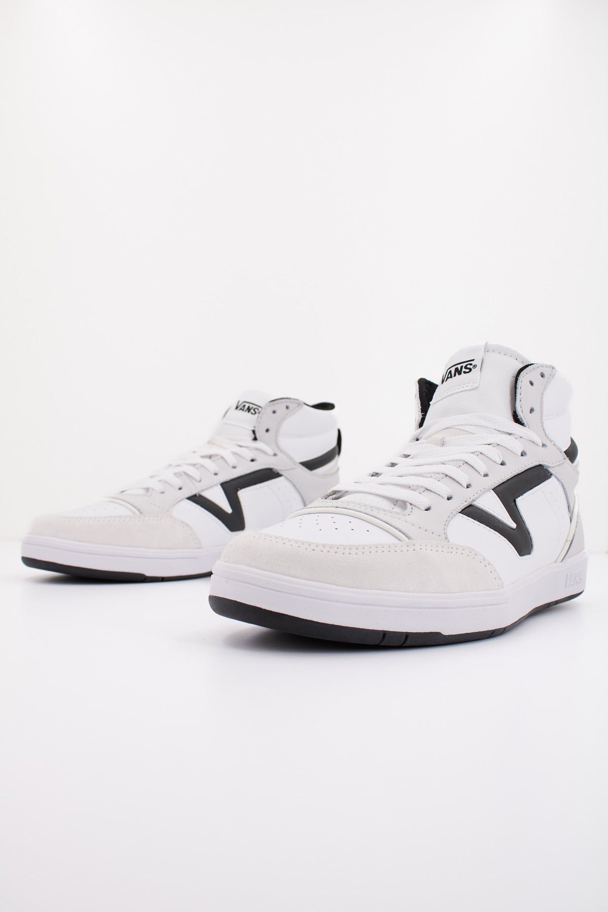 VANS LOWLAND MID CC JMP SPO en color BLANCO (2)