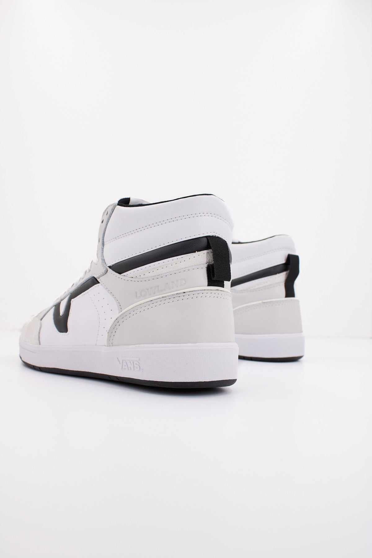 VANS LOWLAND MID CC JMP SPO en color BLANCO (3)
