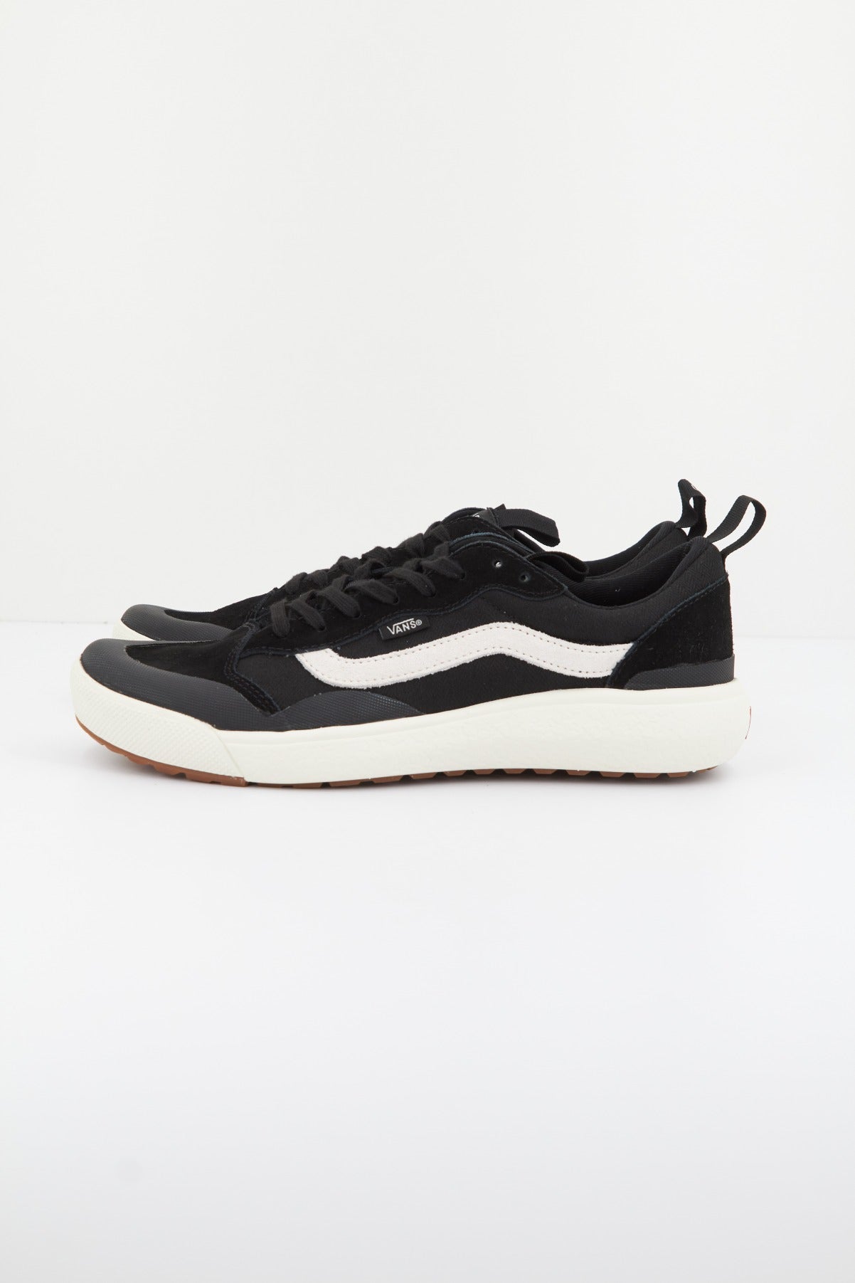 VANS ULTRARANGE EXO SE en color NEGRO (1)