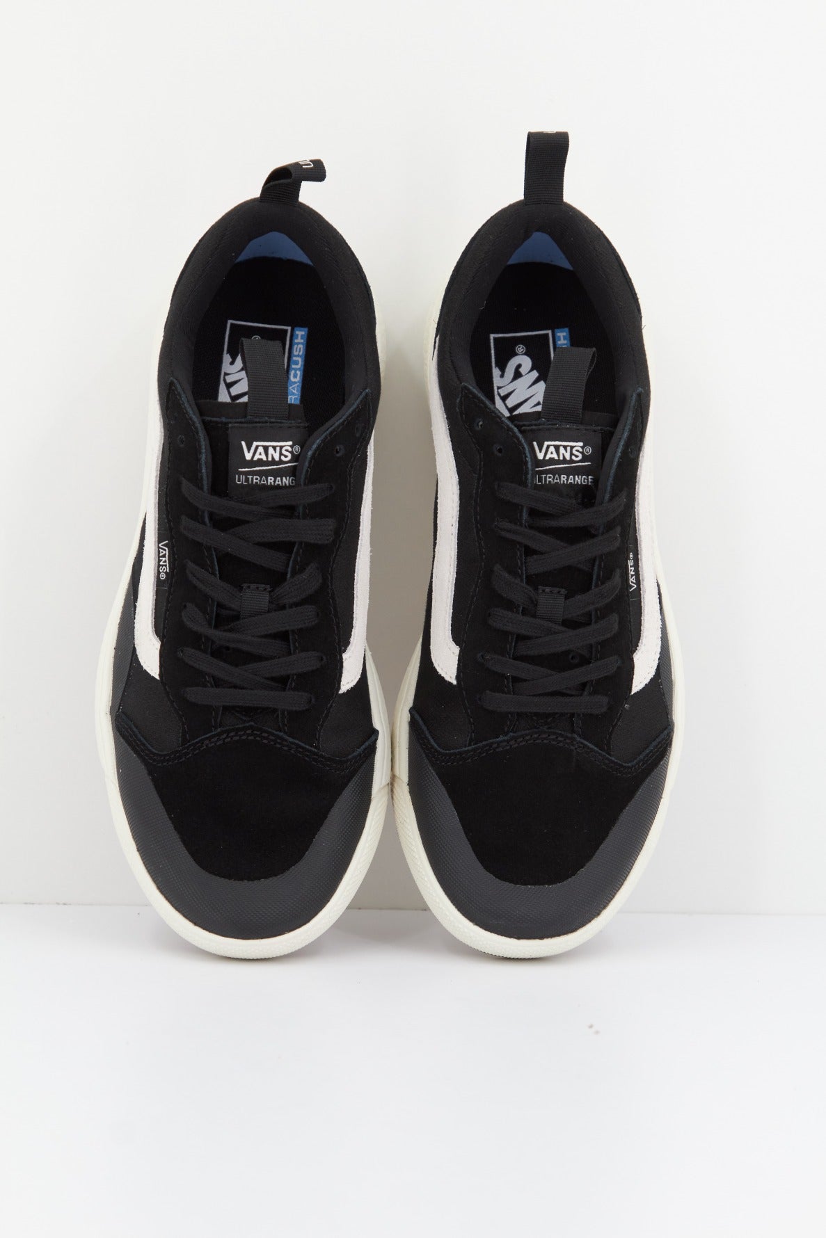 VANS ULTRARANGE EXO SE en color NEGRO (2)