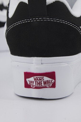 VANS KNU STACK en color NEGRO (4)