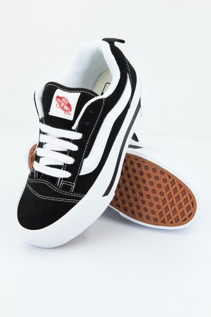 VANS KNU STACK en color NEGRO (4)
