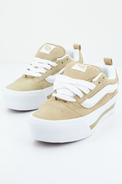 VANS KNU STACK en color MARRON CLARO (2)