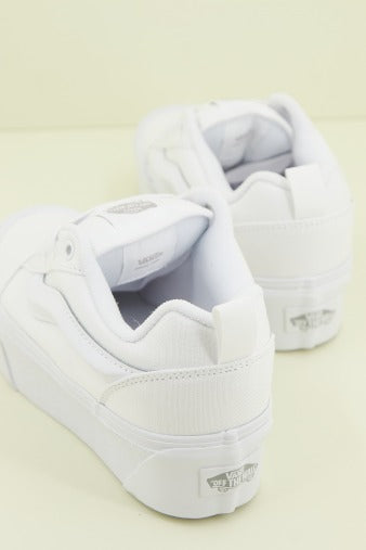 VANS KNU STACK en color BLANCO (3)