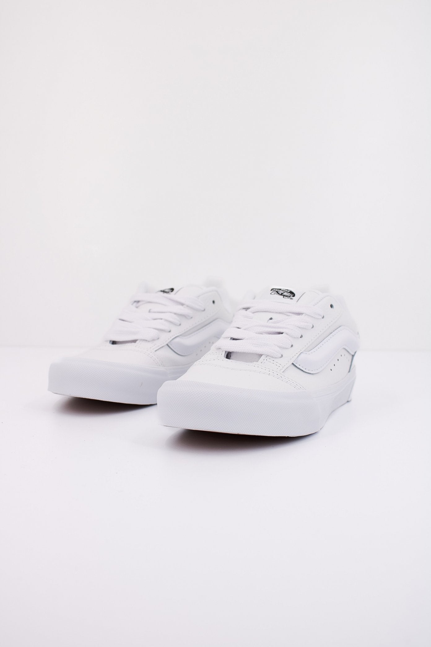VANS KNU SKOOL en color BLANCO (2)